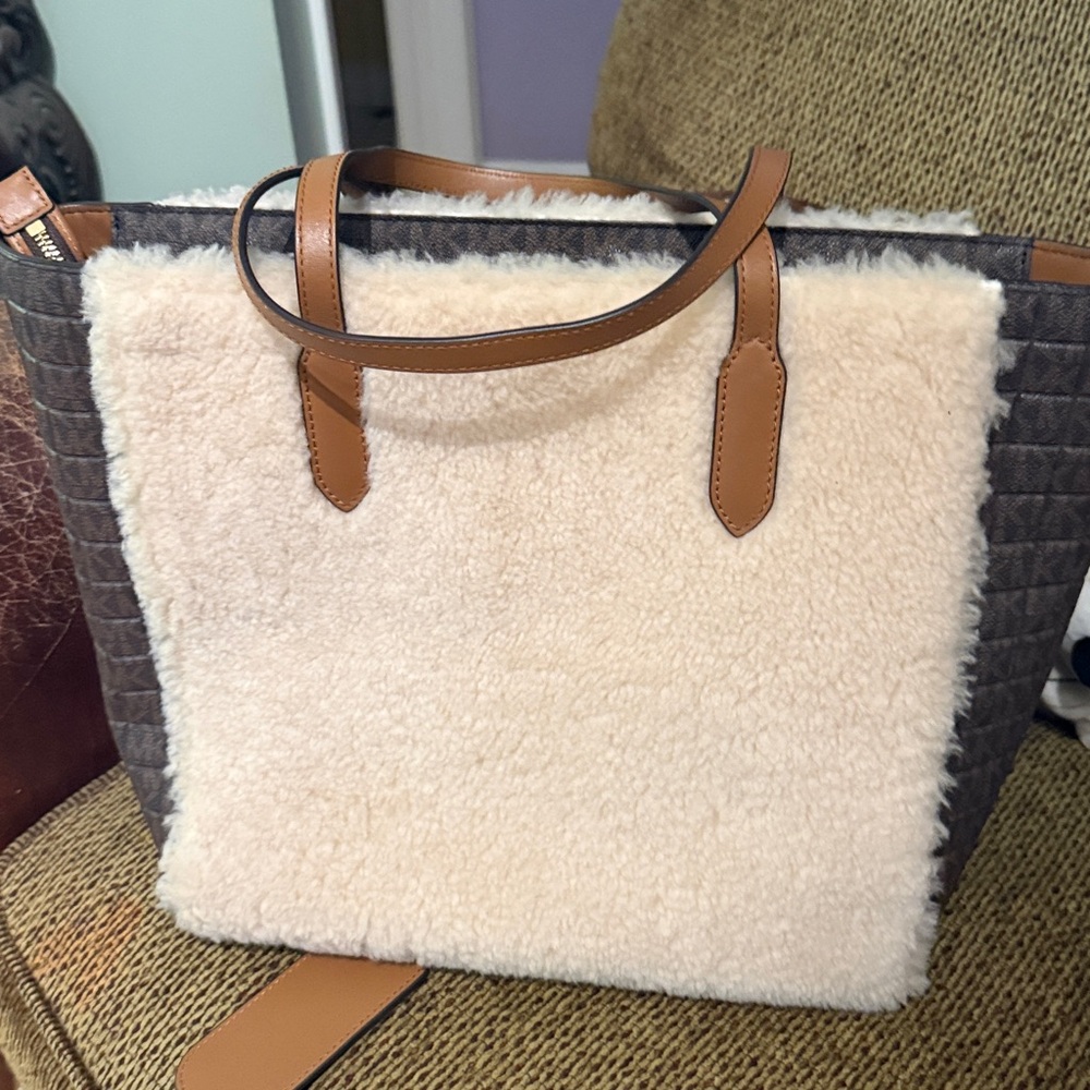 NWT $398 Michael Kors Sinclair Tote Shearling Leather MK Logo - Picture 4 of 8